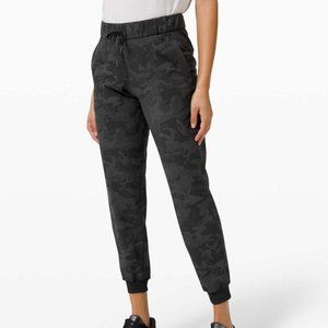 Lululemon On The Fly Jogger